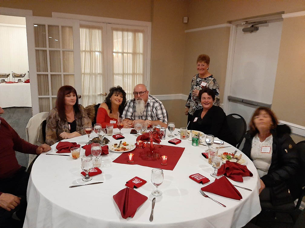 WHS79 40TH YEAR REUNION - DEBBIE CROW ANNONE - CHERYL TROIANNI GLAND - BOBBY GLAND - DONNA HEDRICK - LISA DUKES - LAURA DUKES 